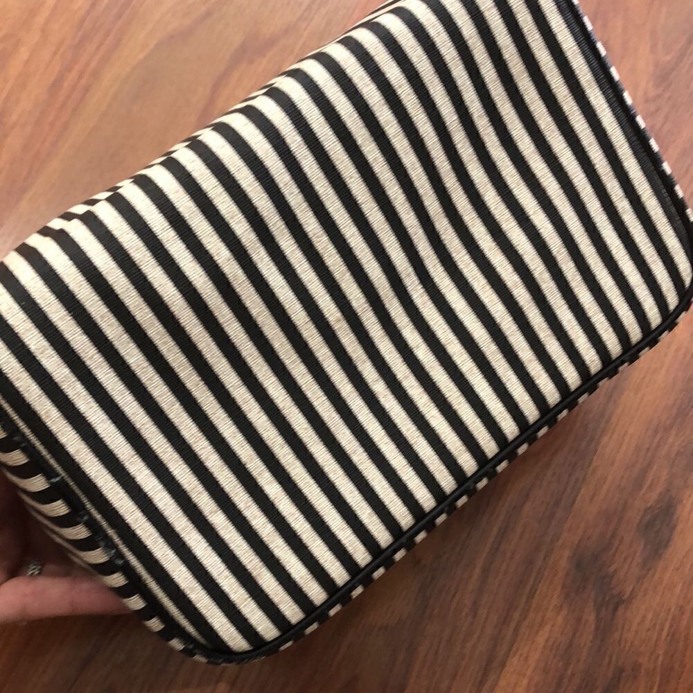 Vintage Oscar de la Renta cosmetic case - Picture 7 of 8